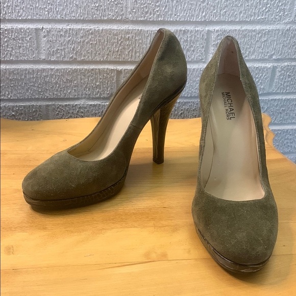 MICHAEL Michael Kors Shoes - MICHAEL Michael Kors Suede Croc Leather Platform Heels EUC Womens Size 11M